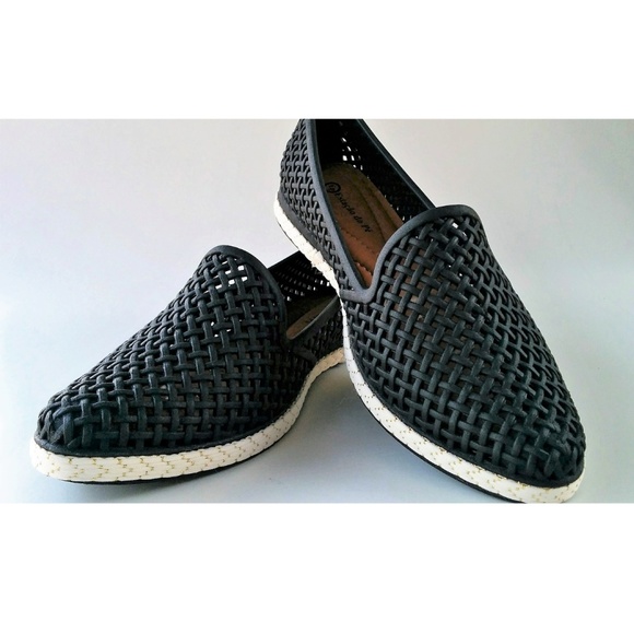 New!!! Pretty Comfy Shoes For Beach, Casual, Party, Rainy Days - Picture 6 of 9